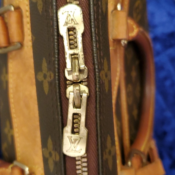 Authentic Louis Vuitton Travel/Handbag - Picture 10 of 17